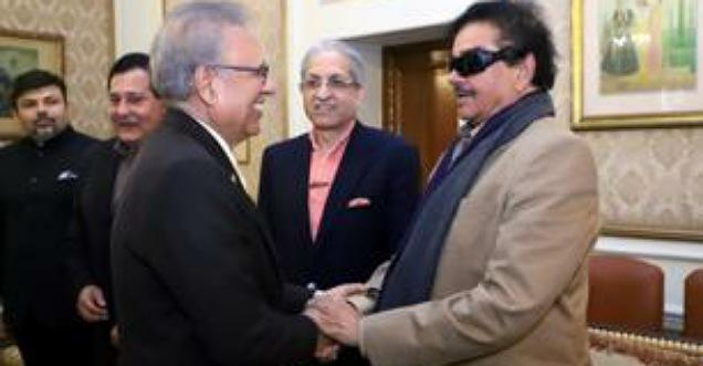लाहौर में पाकिस्तान के राष्ट्रपति से मिले शत्रुघन सिन्हा